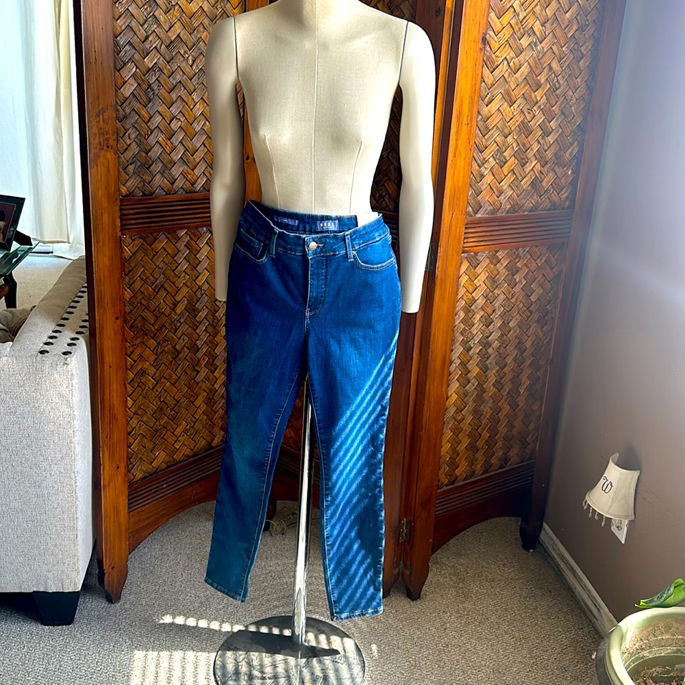 NYDJ Size 6 NWT Skinny Jeans! Brand New, Never Worn!